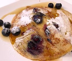 James McConnell Cooks Beautiful American Blueberry Pancakes